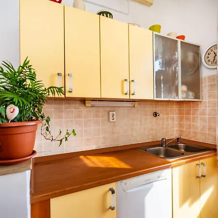 Апартаменты Seaside House Kolovare