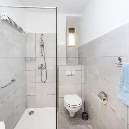 Апартаменты Seaside House Kolovare *