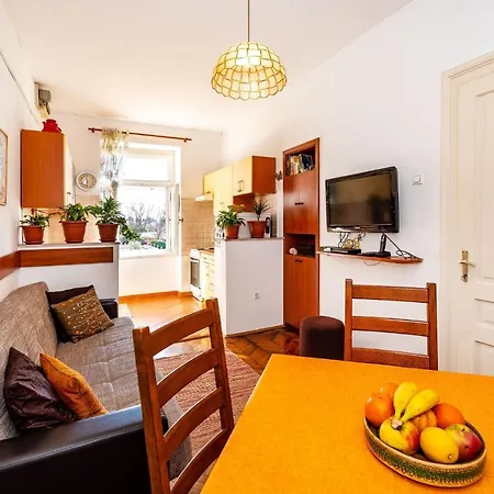 Seaside House Kolovare Апартаменты